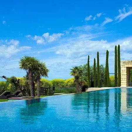 Domaine Des Andeols 4* Saint-Saturnin-d'Apt